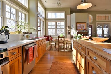 Such a Special Kitchen, Perfect for Entertaining a