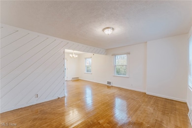 3348 Milverton Rd, Cleveland, OH 44120 - photo 3