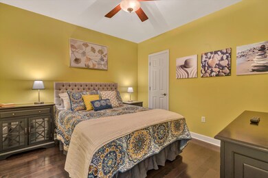 Mariners Landing unit 304, Huddleston, VA 24104 - photo 6