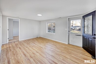 201 Connecticut St, Washington, IL 61571 - photo 4