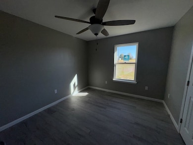 242 Eagle Cir, Douglas, GA 31535 - photo 6