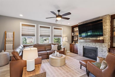 8243 Sky View Cir, West Des Moines, IA 50266 - photo 2