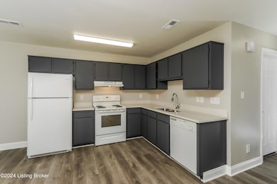 2528 Cedar St, Louisville, KY 40212 - photo 6