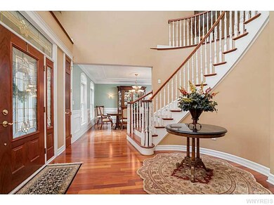 Foyer.