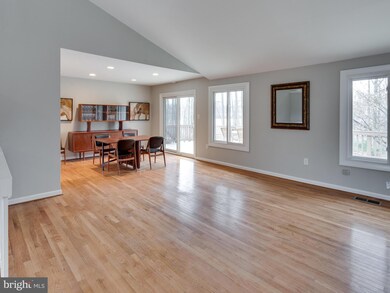 5424 Southport Ln, Fairfax, VA 22032 - photo 5