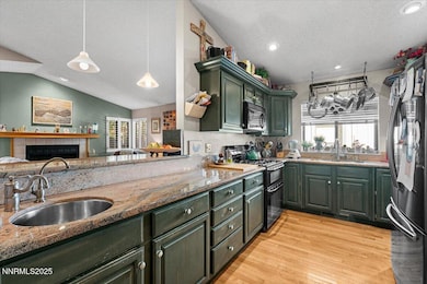 3945 Falling Water Dr, Reno, NV 89519 - photo 6