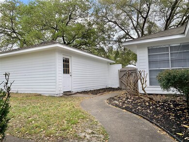 602 W Castle Harbour Dr, Friendswood, TX 77546 - photo 4