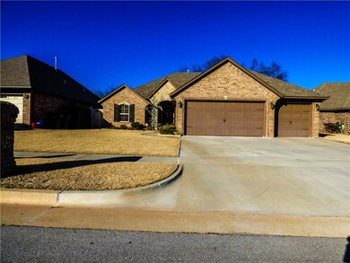 3 CAR GARAGE W/ STORM SHELTER