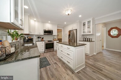 17927 Wheatridge Dr, Germantown, MD 20874 - photo 7