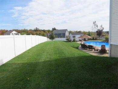 8 Carly Cir, Rutland, MA 01543 - photo 5