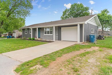 301 S Delaware St, Nixa, MO 65714 - photo 2