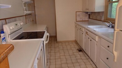 2016 S Village Ln, Bolivar, MO 65613 - photo 5