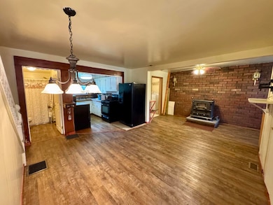 205 Perry St, Punxsutawney, PA 15767 - photo 3