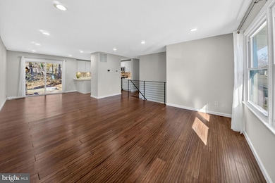 6802 Niles Dr, Laurel, MD 20707 - photo 4