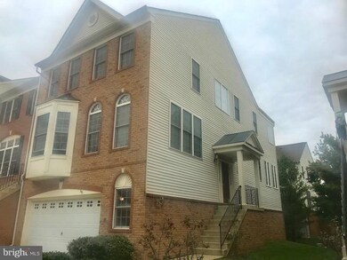 25810 Kirkwood Square, Chantilly, VA 20152 - photo 2