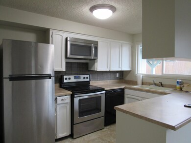 1411 Pleasant St, Medford, OR 97504 - photo 2