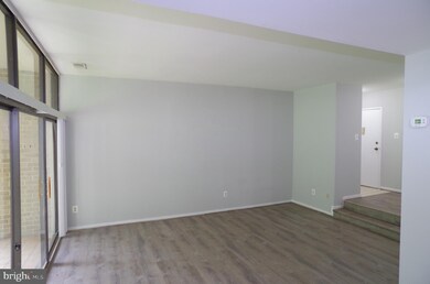 1631 Parkcrest Cir unit 100, Reston, VA 20190 - photo 6