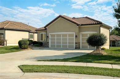 1213 SW Neelie Ln, Lees Summit, MO 64082 - photo 3