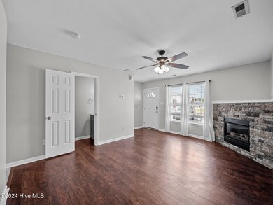 100 Pinegrove Ct, Jacksonville, NC 28546 - photo 6