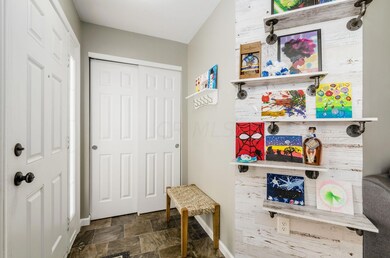 008_9b80_D Slippery Elm Dr008