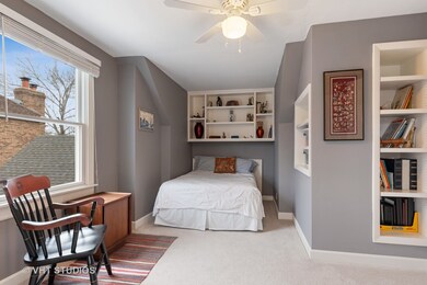 945 S Mitchell Ave, Elmhurst, IL 60126 - photo 4