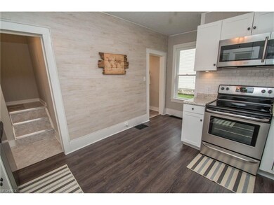 New laminate floors in the kitchen