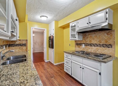 6906 Oak Bough Dr, Houston, TX 77088 - photo 6