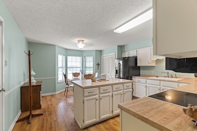 302 Georgetown Dr, West Memphis, AR 72301 - photo 6