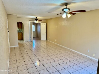 10421 Ashwood Dr unit B, El Paso, TX 79935 - photo 3