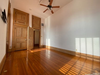 235 E Commerce St unit 400, San Antonio, TX 78205 - photo 4