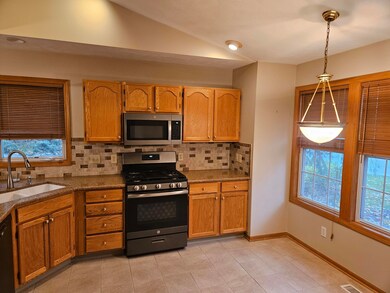 3877 Old Elm Dr SE, Grand Rapids, MI 49512 - photo 5