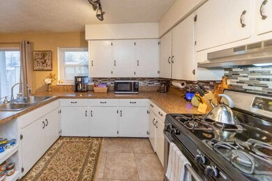 1232 E 3rd St, Cushing, OK 74023 - photo 6