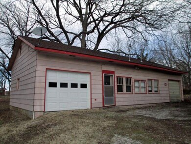 Detached Garage/Shop/Shed
