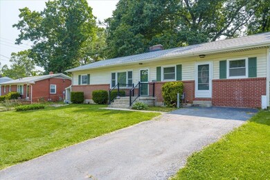 108 Robinhood Rd, Staunton, VA 24401 - photo 5