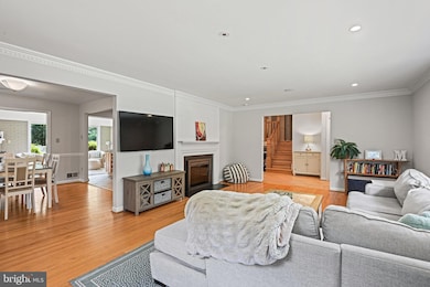 8633 Janet Ln, Vienna, VA 22180 - photo 6