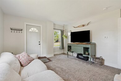 132 Green St, Center Point, IA 52213 - photo 5