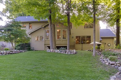 2712 Attenborough Cir, Lansing, MI 48917 - photo 7