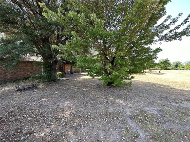 715 North Ave E, Springtown, TX 76082 - photo 5