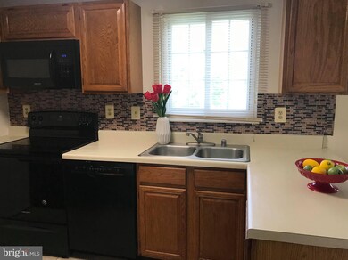 19638 Twinflower Cir, Germantown, MD 20876 - photo 5