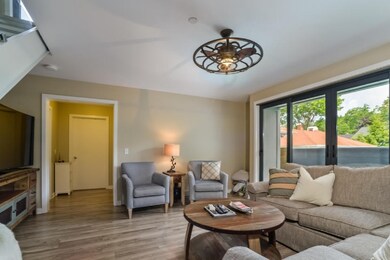006-Living_Room-4628810-small