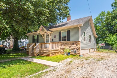 2317 W Walnut