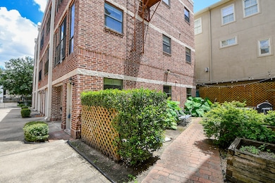 118 Mcgowen St unit K, Houston, TX 77006 - photo 4