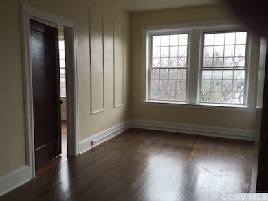 711 Warren St unit 3, Hudson, NY 12534 - photo 2