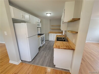 Beautiful Kitchen and ALL appliances convey