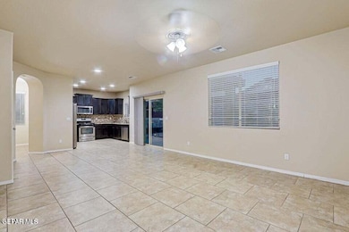 12445 Chamberlain Dr, Horizon City, TX 79928 - photo 6