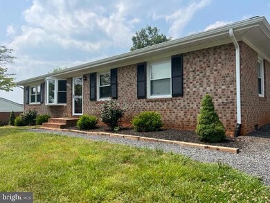 2136 Cypress Dr, Culpeper, VA 22701 - photo 2