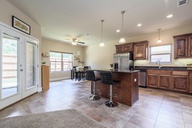910 John Deere Ln Cantonment-LoRes-12