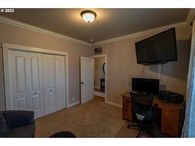 938 S 9th St, Harrisburg, OR 97446 - photo 6