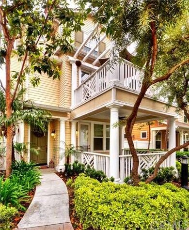 Walking distance to parks, pools and Oso Grande!