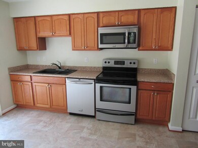 14012A Grumble Jones Ct unit A, Centreville, VA 20121 - photo 4